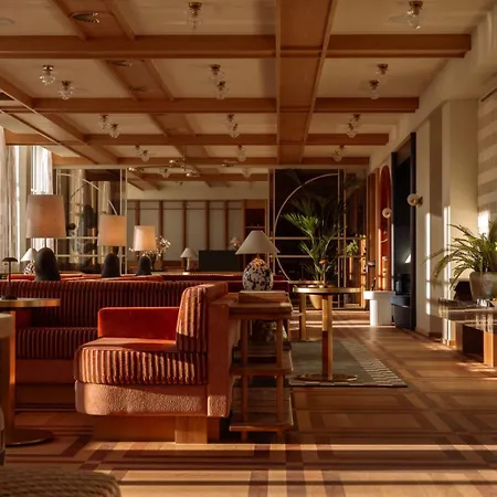 Hotel De Plesman 4*