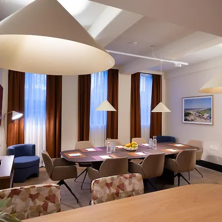 De Plesman 4* Den Haag